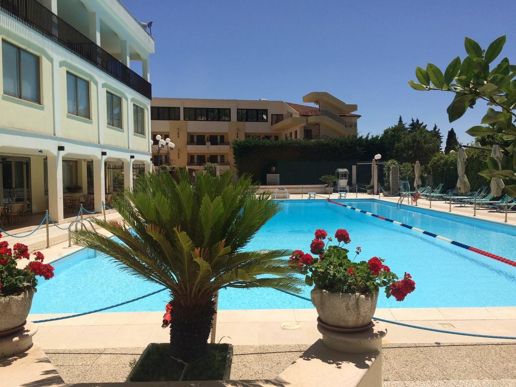 Hotel Parco Delle Rose San Giovanni Rotondo Ngoại thất bức ảnh
